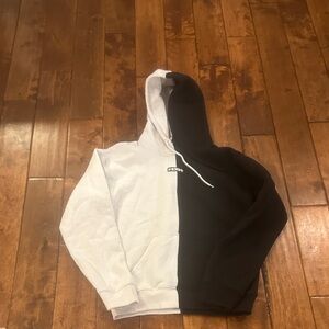 SENDR Black and White Hoodie‎